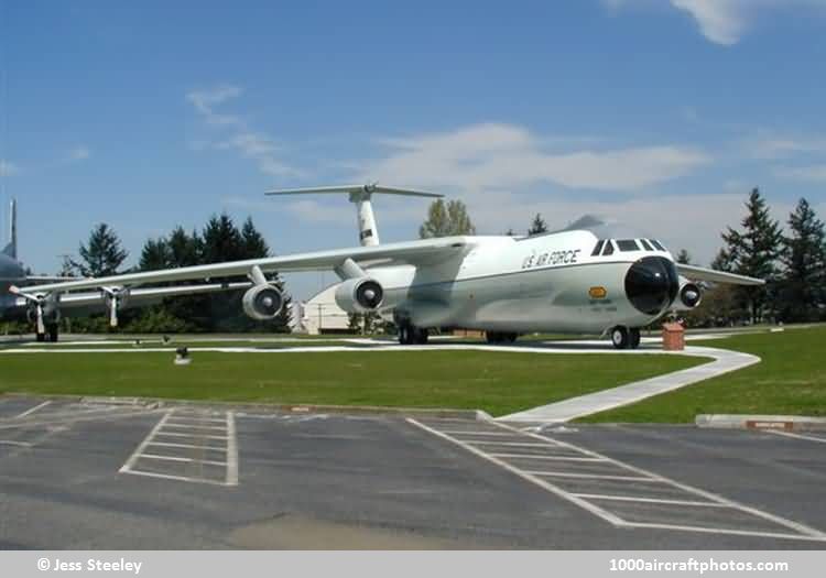 Lockheed L-300 C-141B Starlifter