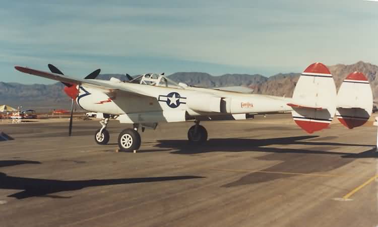 Lockheed 422 P-38L Lightning