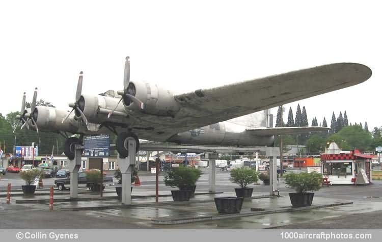 Boeing 299-O B-17G Flying Fortress without a nose section