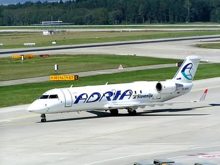 Canadair CL-600-2B19 Regional Jet CRJ-100LR