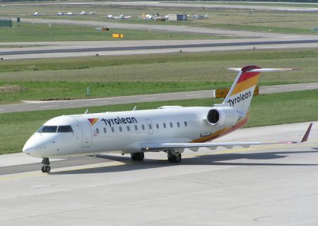 Canadair CL-600-2B19 Regional Jet CRJ-200LR