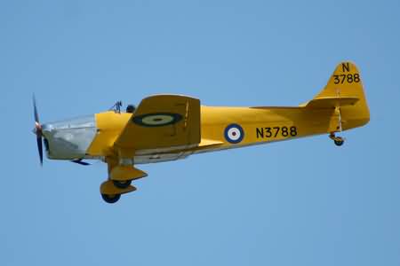 Miles M.14A Hawk Trainer 3