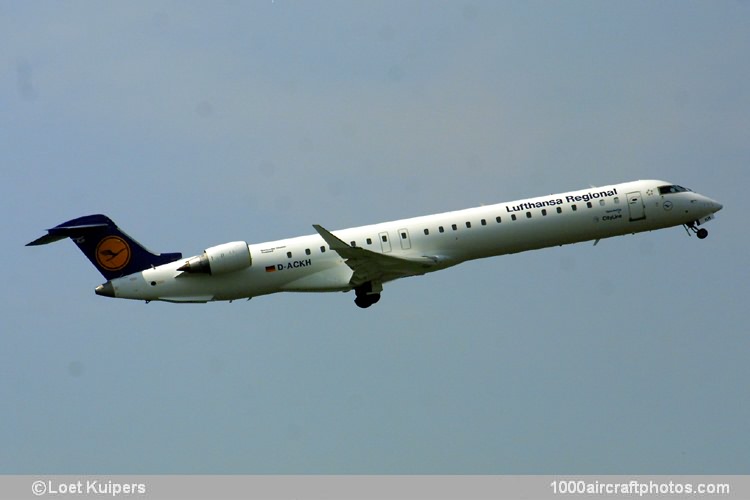 Bombardier CL-600-2D24 Regional Jet CRJ-900ER