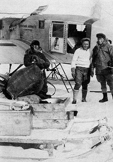 Tom Lamb loading an aircraft