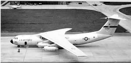 Lockheed 300 C-141A Starlifter