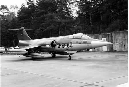 Lockheed 683 F-104 Starfighter