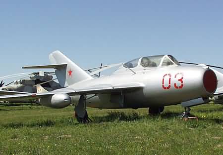 Mikoyan and Gurevich MiG-15UTI Midget