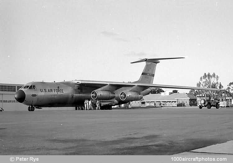 Lockheed 300 C-141A Starlifter