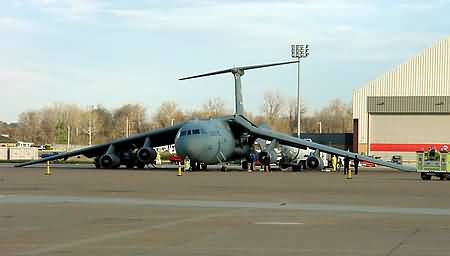 Lockheed 300 C-141 Starlifter