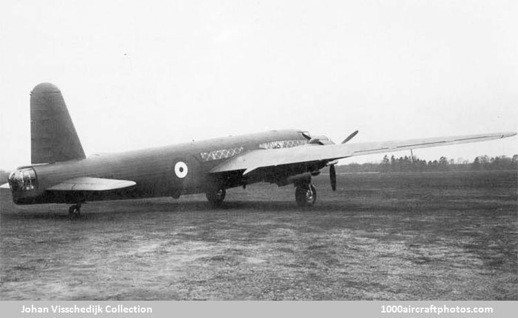 Vickers_284_Warwick