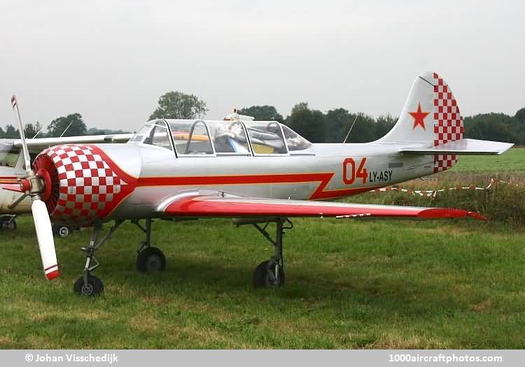 Yakovlev Yak-52