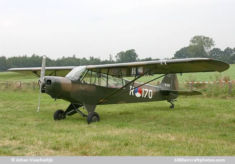 Piper PA-18-135 L-21B Super Cub