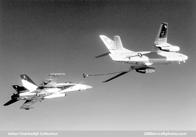 Douglas 593-8 KA-3B Skywarrior McDonnell Douglas F/A-18A