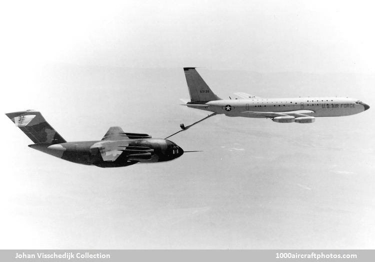 Boeing 717-100A NKC-135A Stratotanker & McDonnel Douglas YC-15