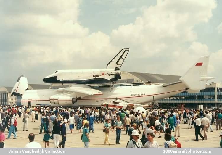 Antonov An-225 Mriya & Molniya OK-GLI Buran