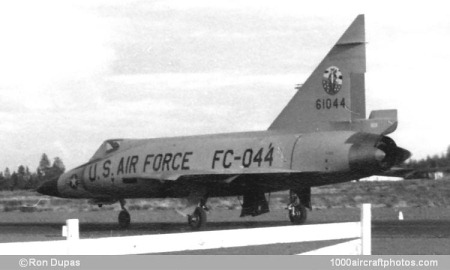 Convair 8-10 F-102A Delta Dagger