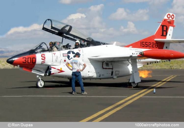 North American NA-310 T-2B Buckeye